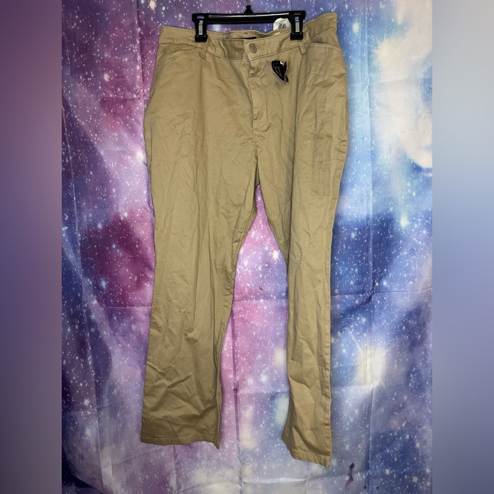 New Lee straight leg petite pants 🛍